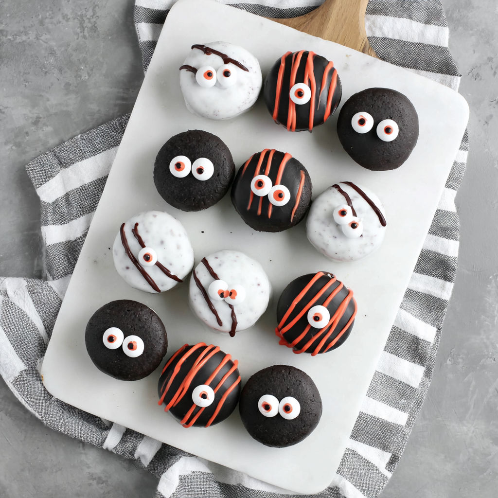 A plate of Oreo eyeball cookies.
